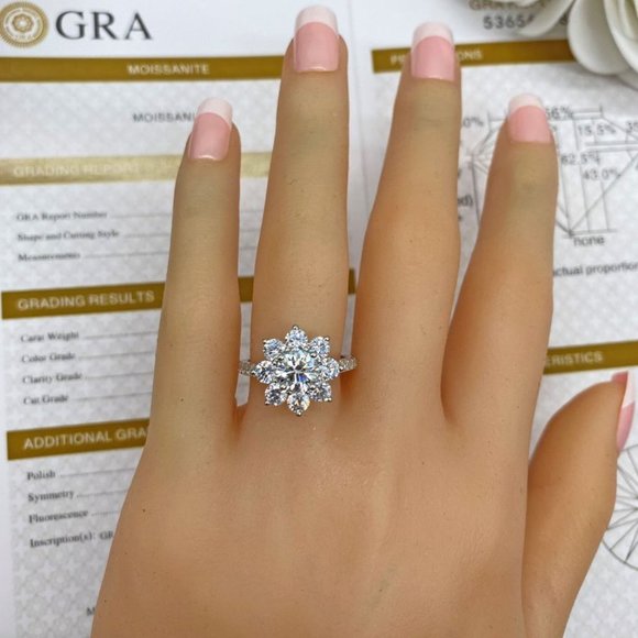1 Carat Moissanite Flower Ring 925 Sterling Silver 18K Gold Plated D-VVS1 - Picture 2 of 5